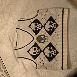 Skull Vest 💀  Size Small Black and White
